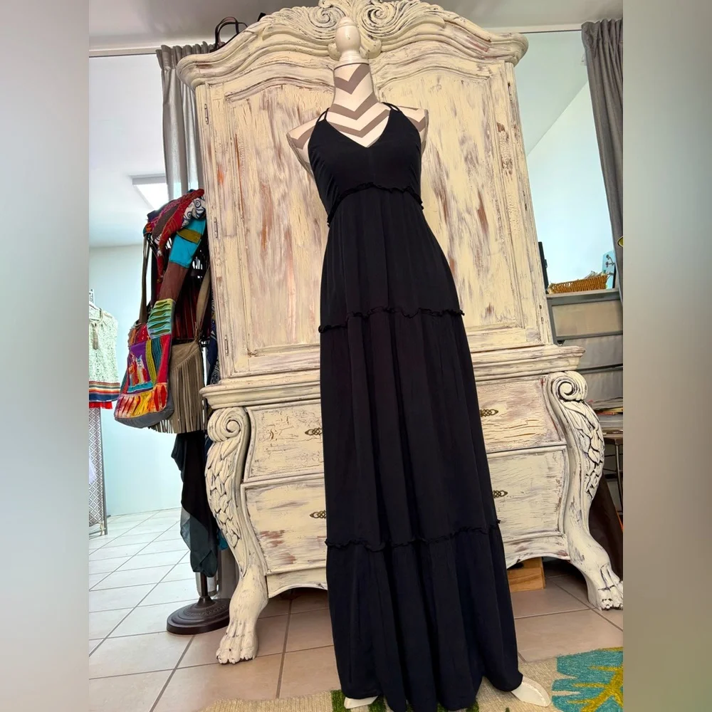 Abercrombie & Fitch Black Maxi Dress😎
